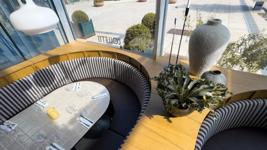 bord skreddersydd modulsofa restaurant interiør