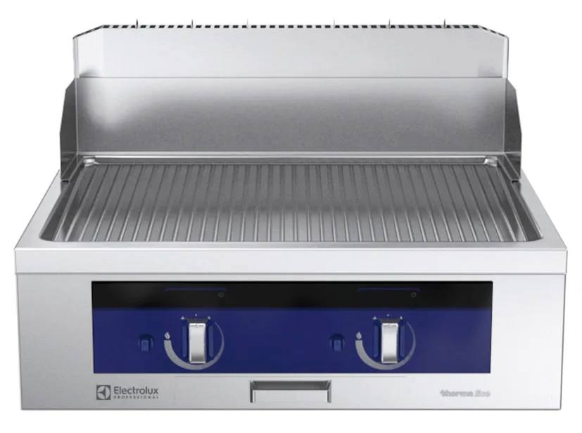 Gass flatgrill med riflet plate i  krom. Betjent fra en side. 800mm Kok- & Stek 2
