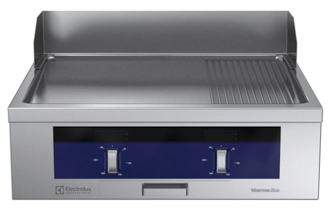 Flatgrill med 2/3 slett og 1/3 riflet plate i krom. Betjent fra en side. 800mm 400 V Kok- & Stek 2