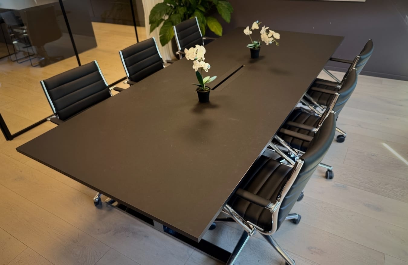 Kontor møterom bord kontorstoler