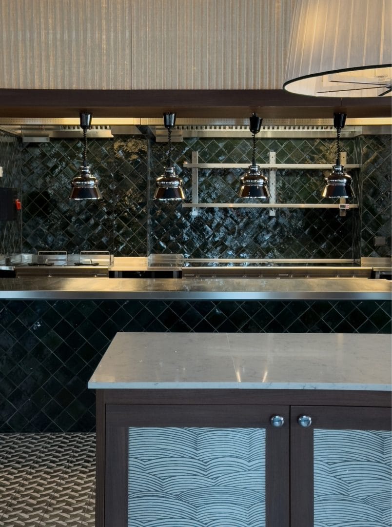 Grenseløs Restaurant med buffetbord Storkjøkken innredning interiør (3)