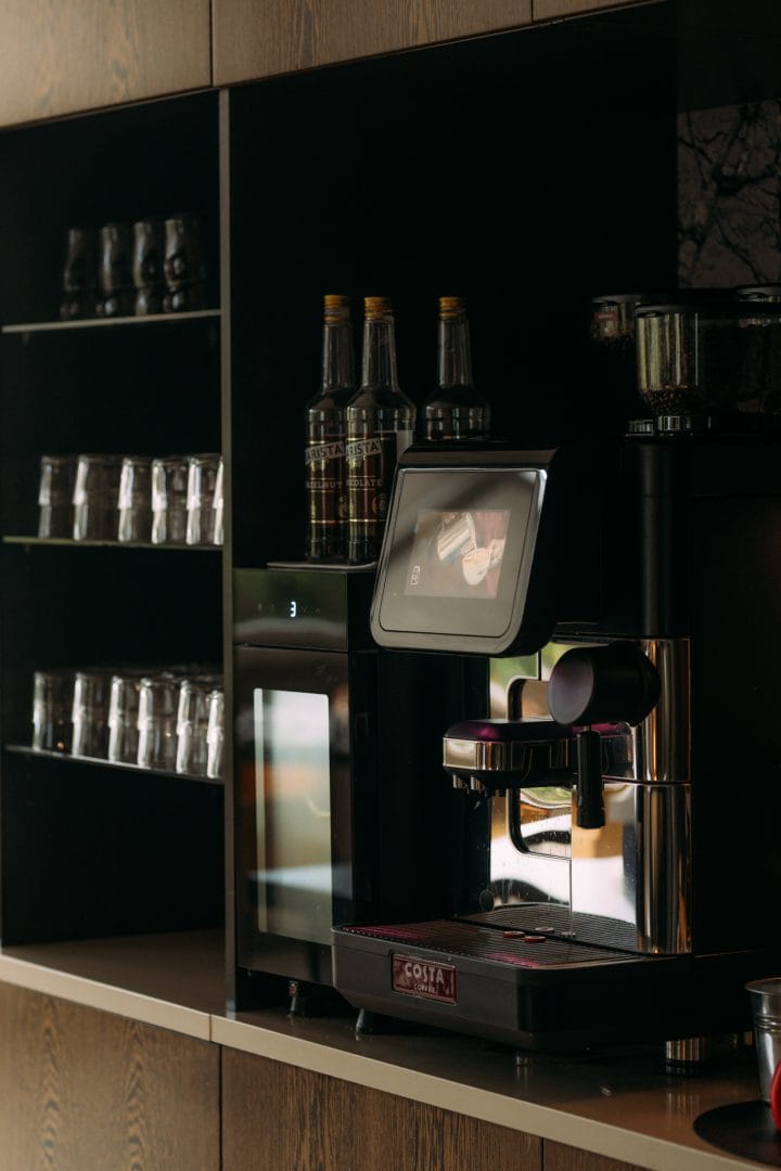 Kaffemaskin bak bar backbar bø hotell kaffeutstyr