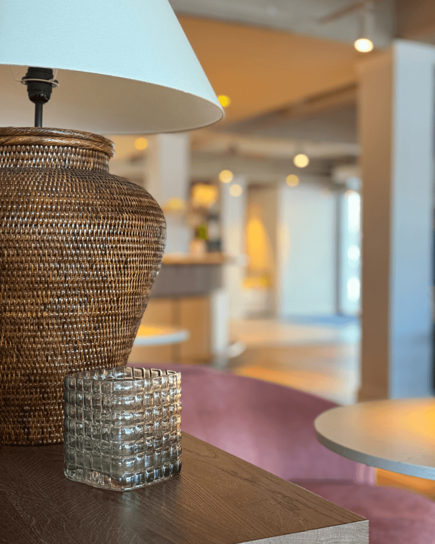 belysning lampe ved restaurant på spesiallaget skjenk