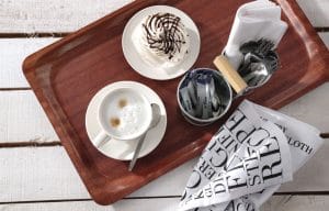 Serveringsbrett, rektangulært, sklisikkert, laminert, HENDI, GN 1/1, mahogni, 325x530mm Presentasjon & Servering 2