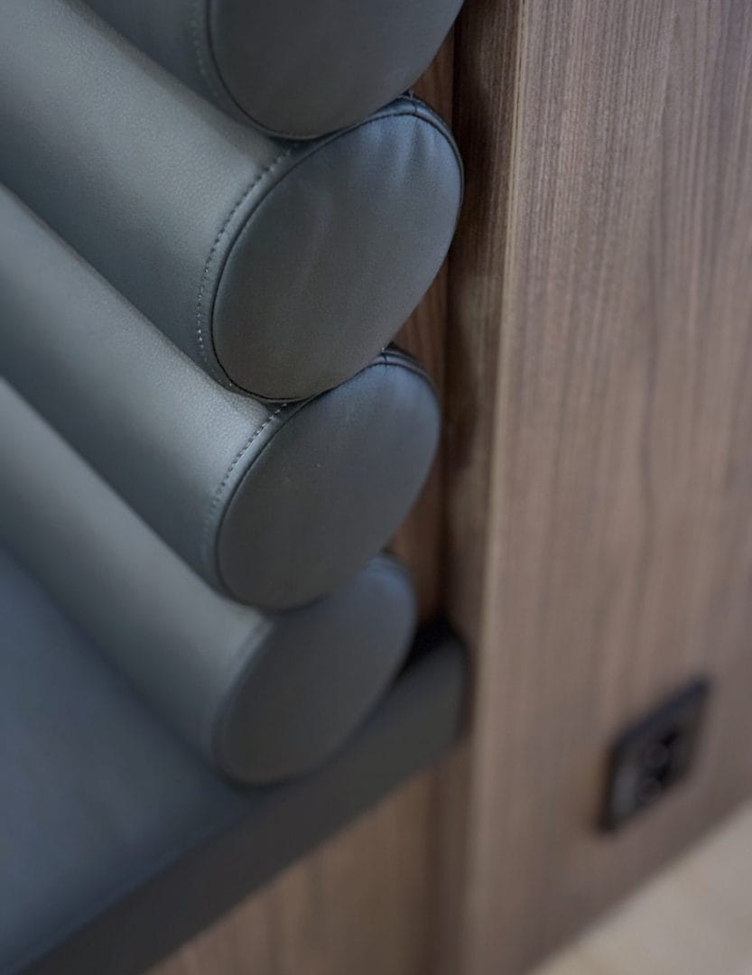 polstring av modulsofa skreddersøm kantine engenekvartalet