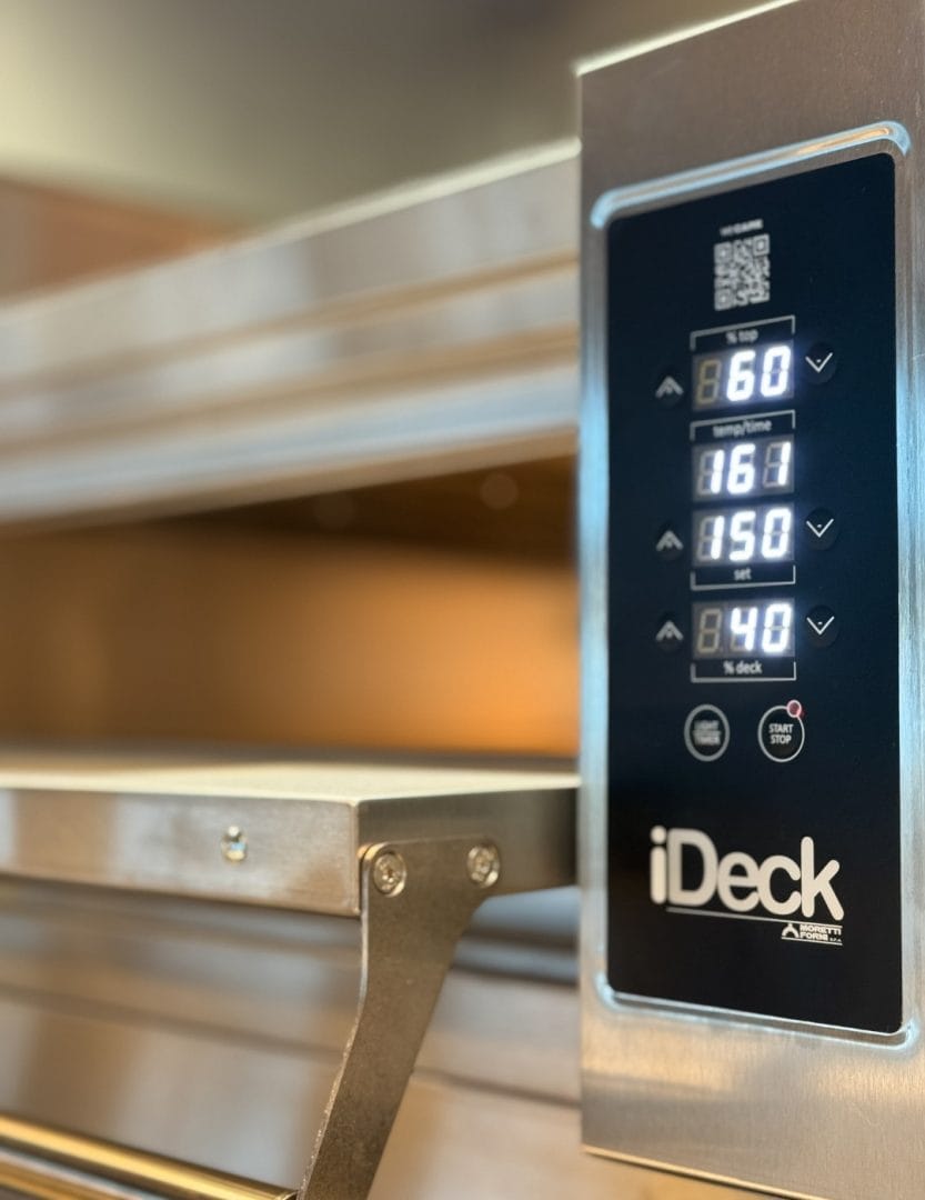 nærbilde av pizzaovn ideck moretti bar restaurant