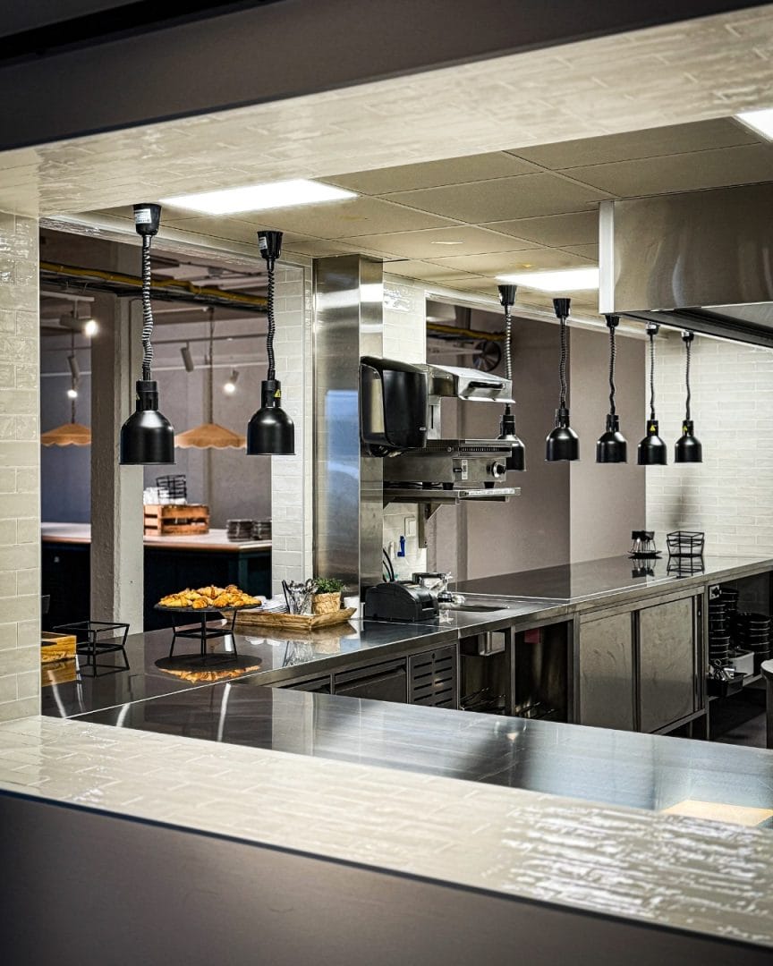 buffetområde ved havna hotell tjøme varmelamper over disk