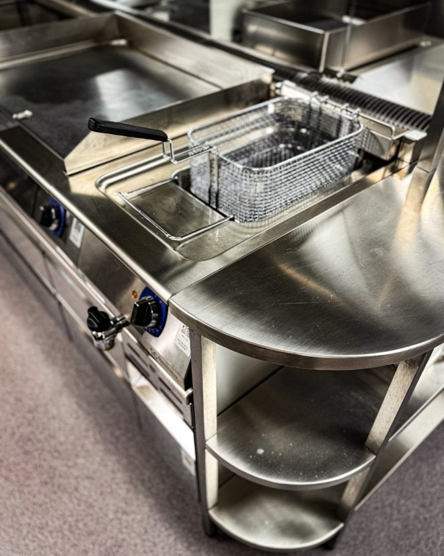 rustfri møbel innredning ved havna hotell tjøme