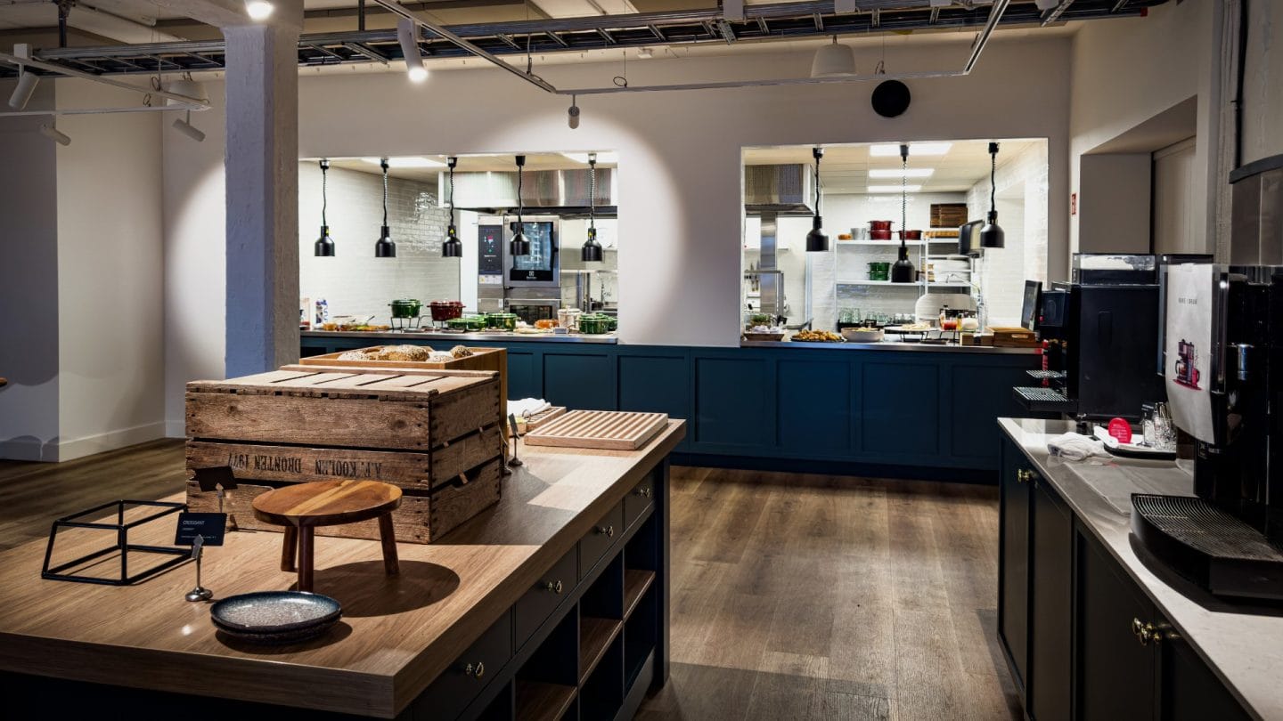 havna hotell buffetområde innsyn inn mot storkjøkken