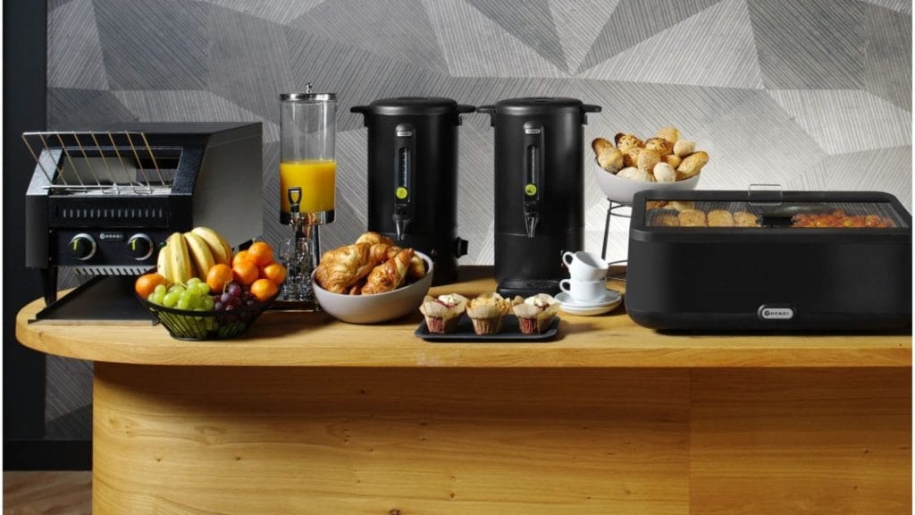 hendi uniq buffet utstyr  med toaster og juicedispenser og chafing dish utstilt i kantine storkjøkkenutstyr 