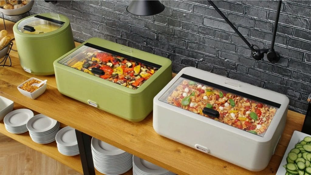 chafing dish med mat oppi utstilt i kantine storkjøkkenutstyr
