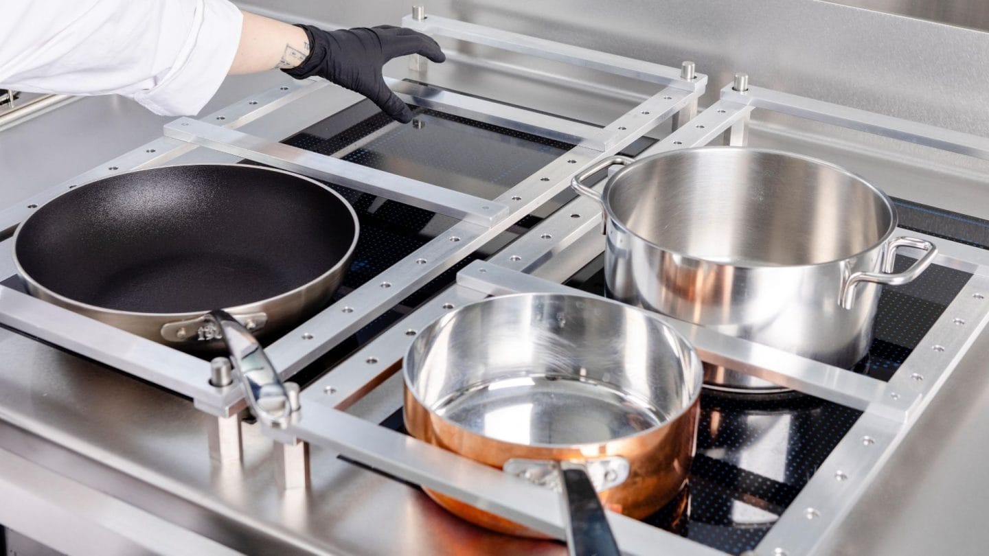 utstyr til marine kjøkken header komfyr fra electrolux professional med slingrekant