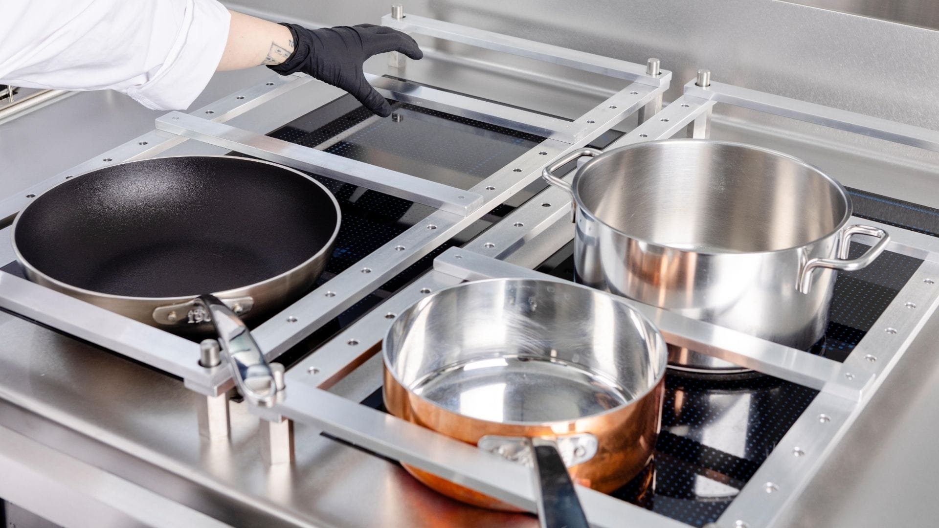 utstyr til marine kjøkken header komfyr fra electrolux professional med slingrekant