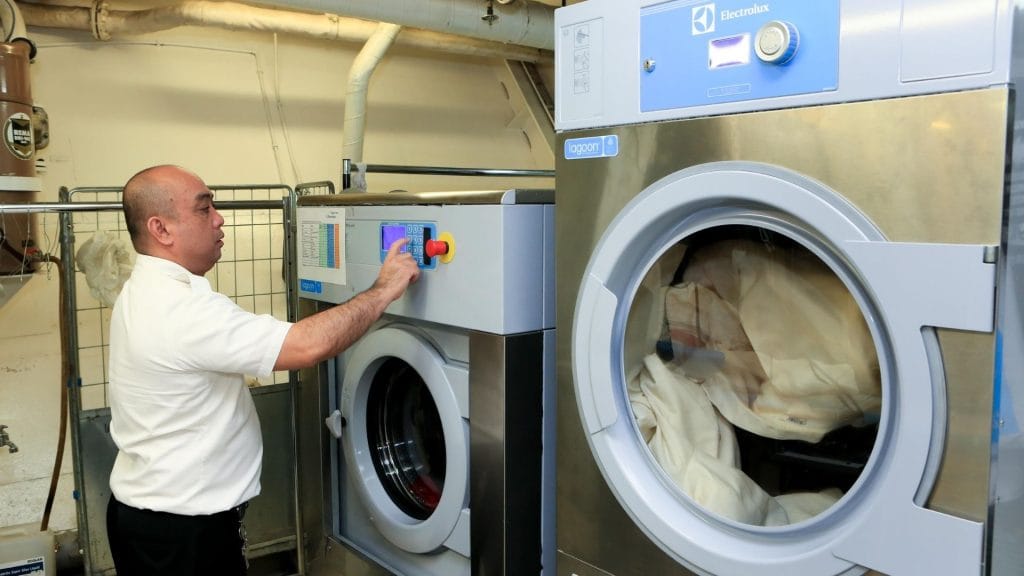 ansatt laundry electrolux professional vaskeri skip marine 
