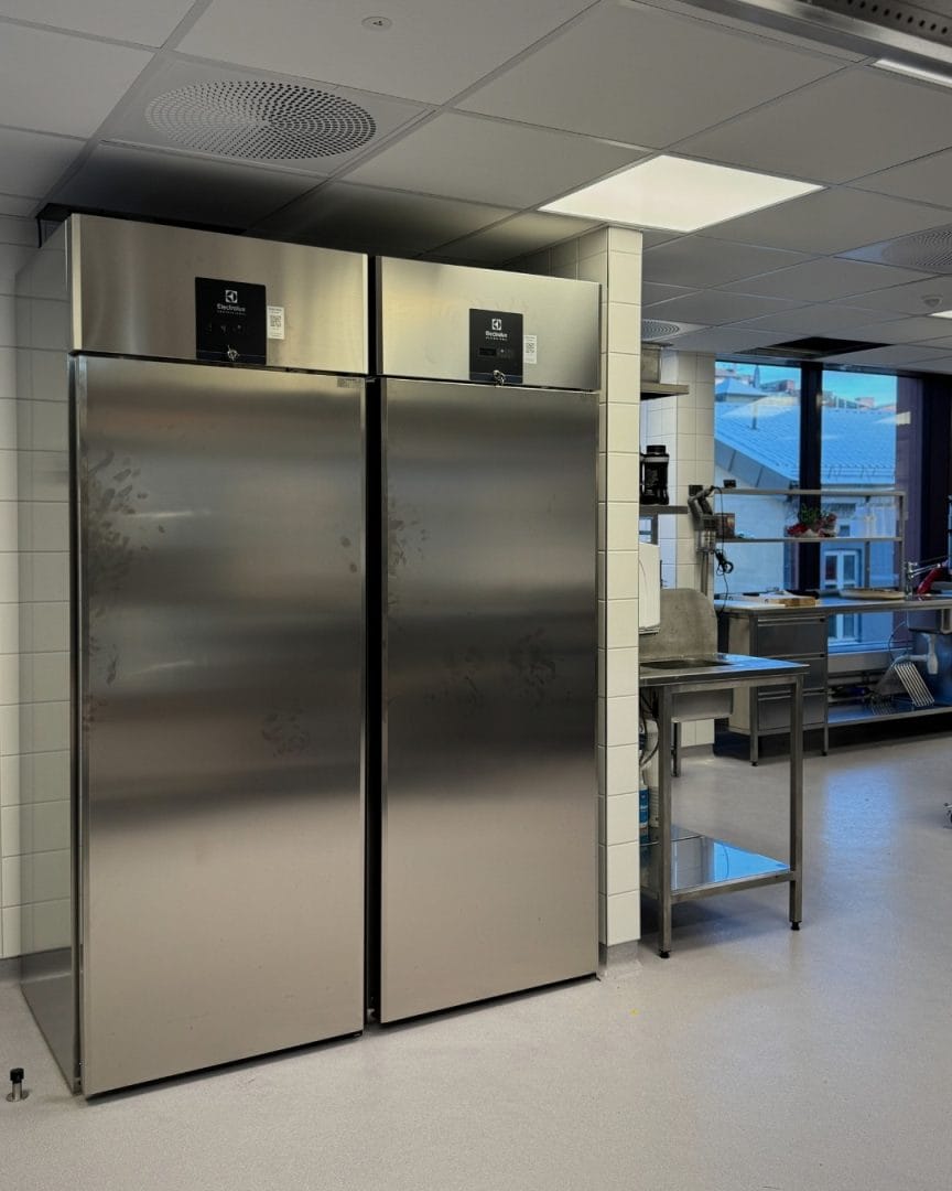 grubbegata 4-6 dobbelt kjøleskap fryseskap i storkjøkken kantine fra electrolux professional