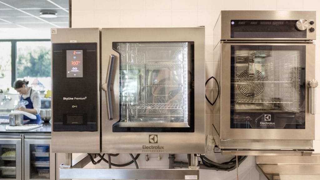 stor kombidamper og mindre konveksjonsovn