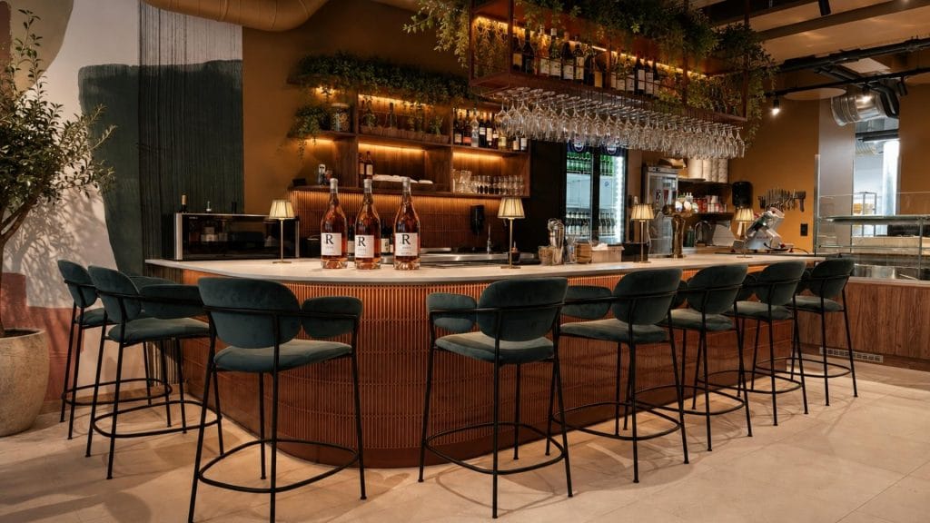 pizzarestaurant med lun og koselig bar